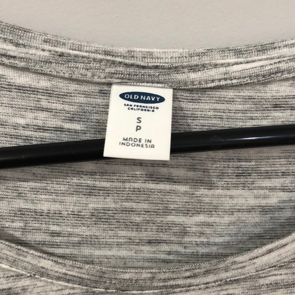 H&M Tshirt - Picture 2 of 4